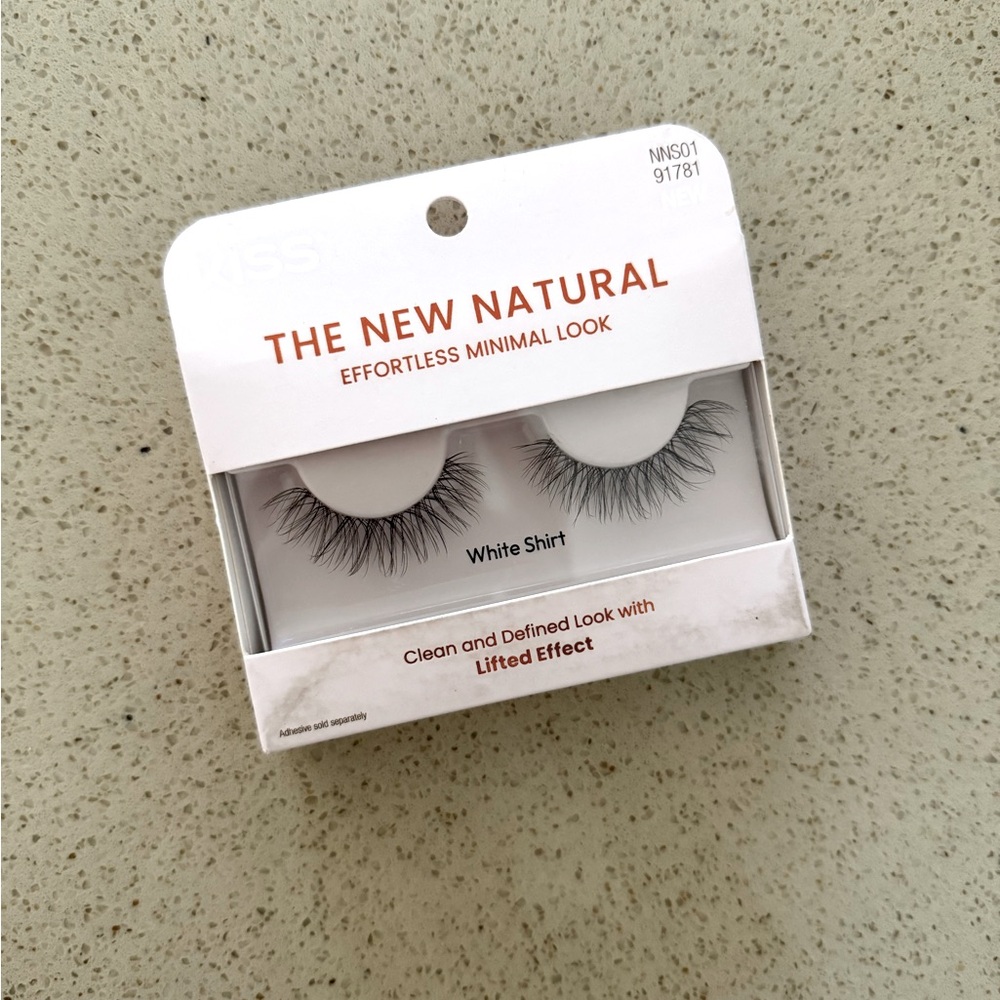 5/25✨KISS the new natural false lashes.